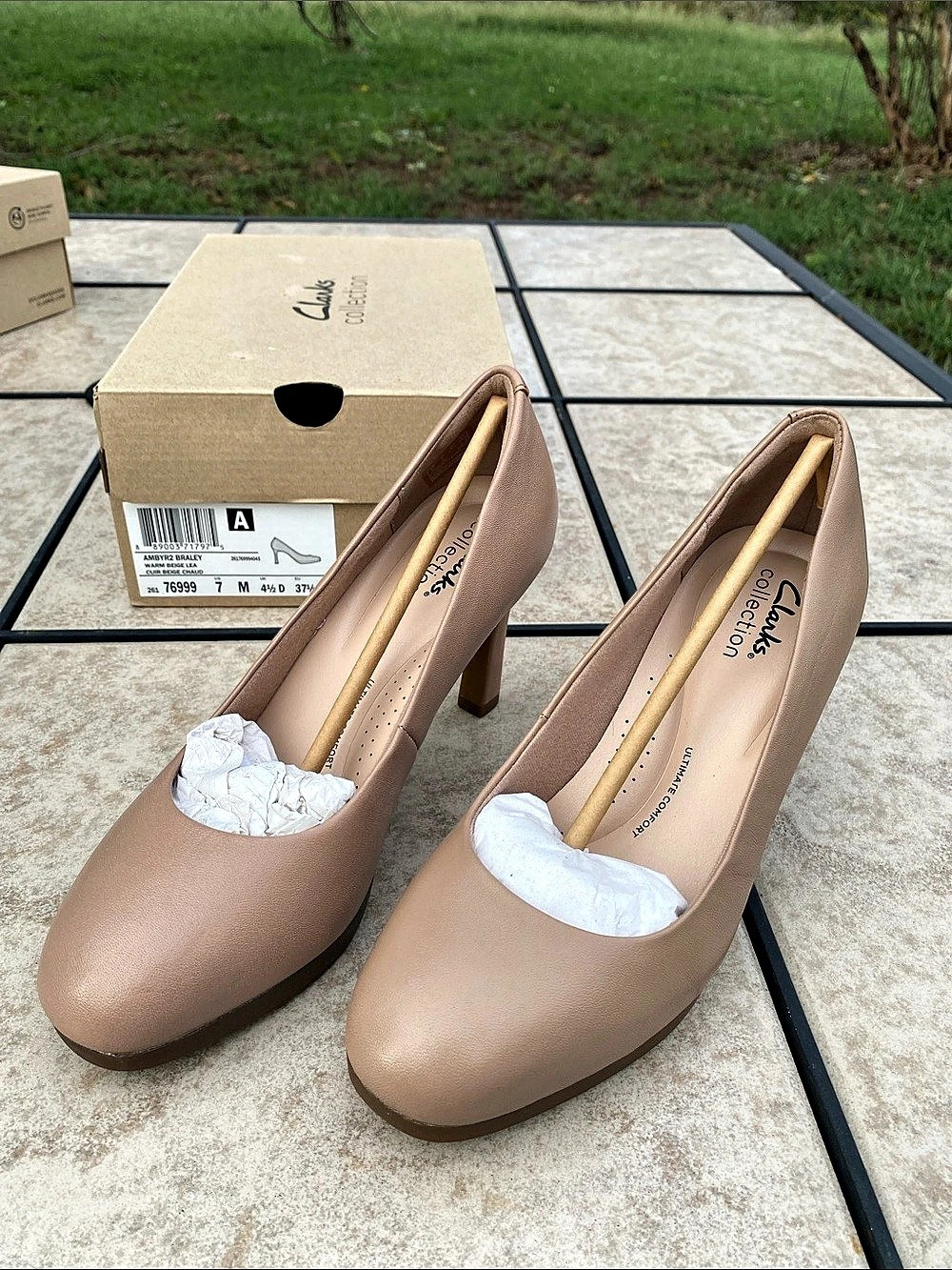 Clarks Ambyr2 Brailey Block Heel Warm Beige Leather Pumps US 7 M